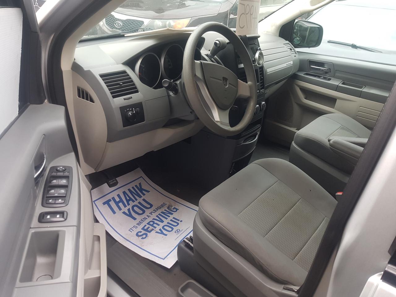 2008 Dodge Grand Caravan SE - Photo #4