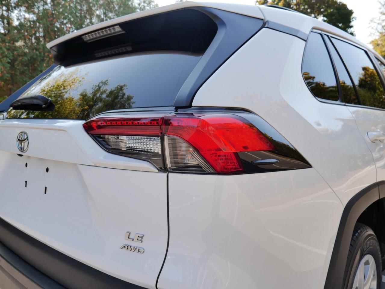 2021 Toyota RAV4 LE AWD - Photo #7