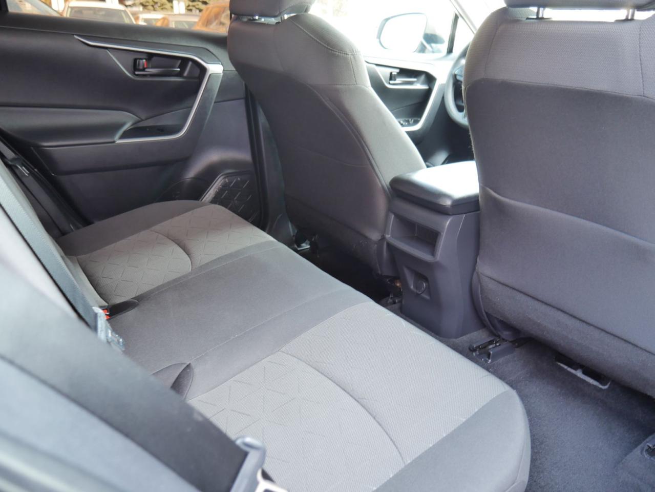 2021 Toyota RAV4 LE AWD - Photo #13