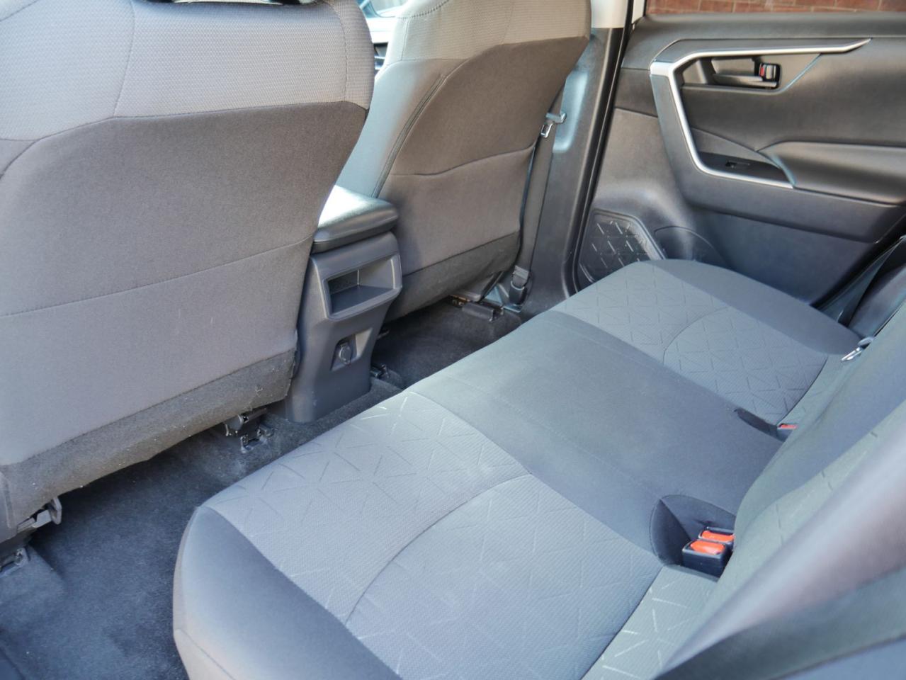 2021 Toyota RAV4 LE AWD - Photo #15