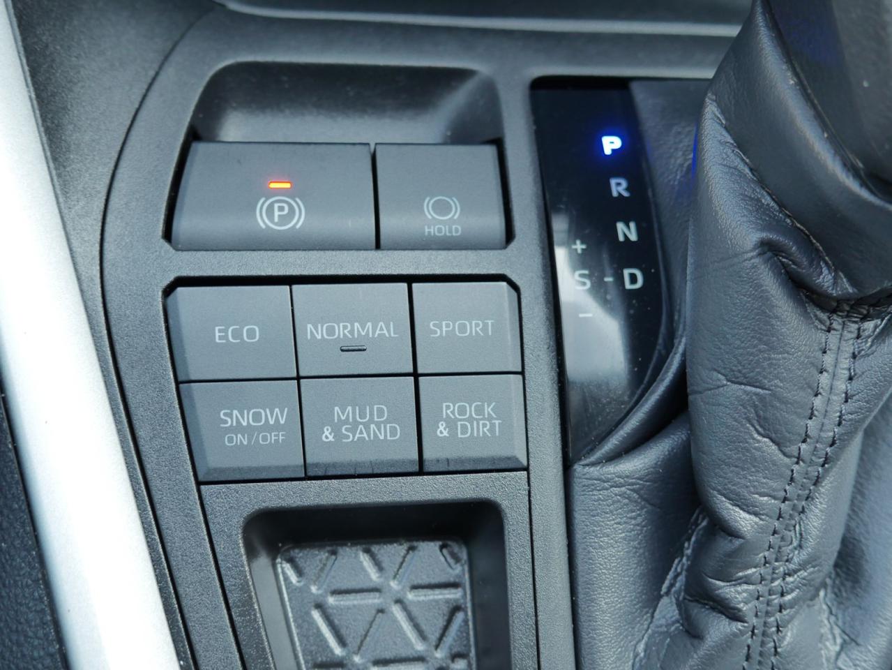2021 Toyota RAV4 LE AWD - Photo #22