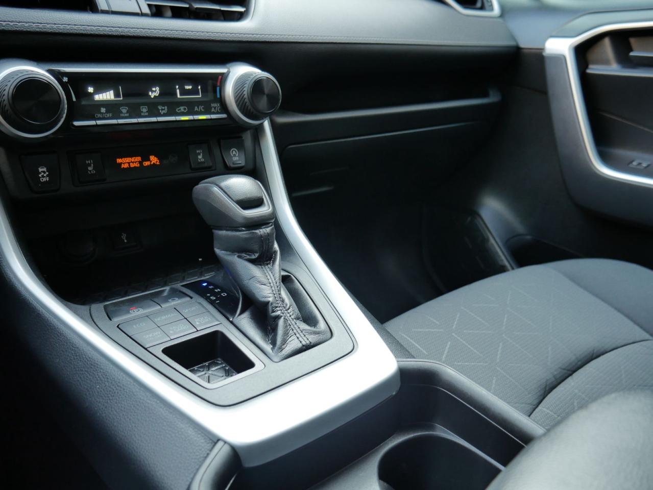 2021 Toyota RAV4 LE AWD - Photo #23
