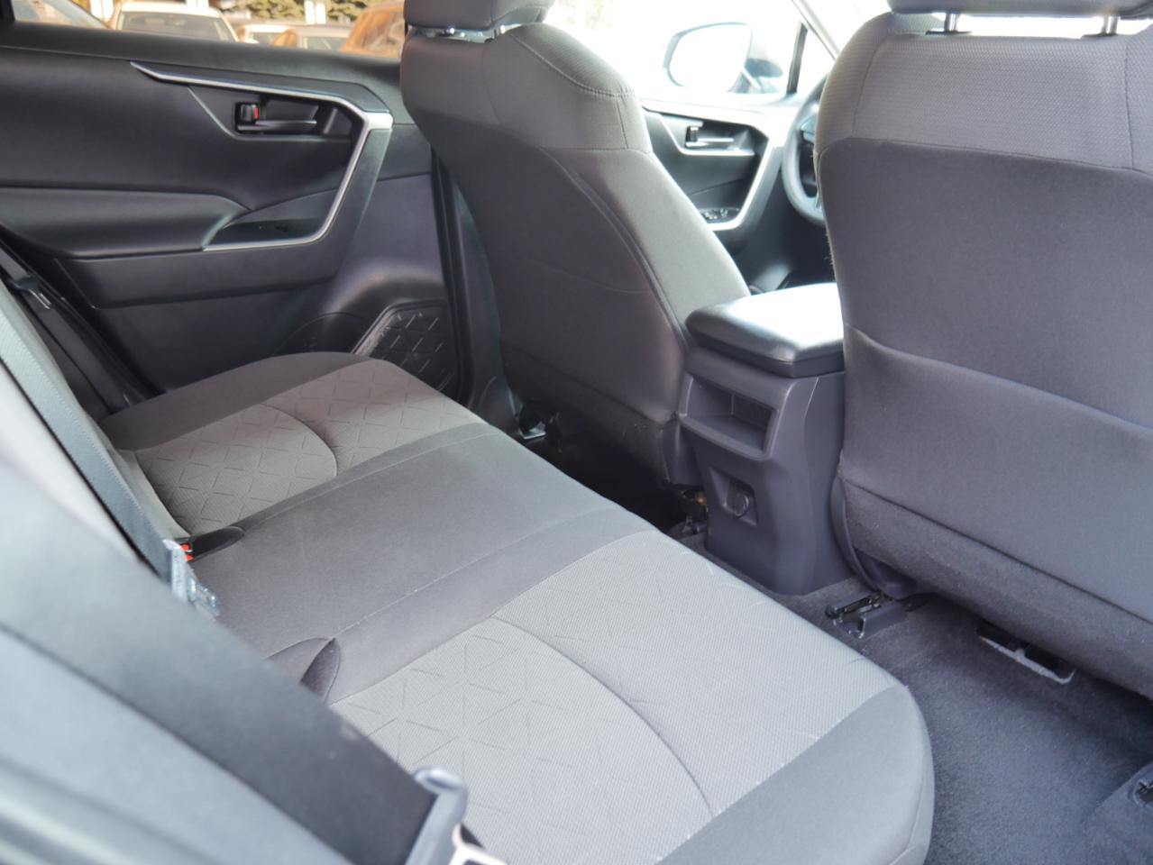 2021 Toyota RAV4 LE AWD - Photo #13