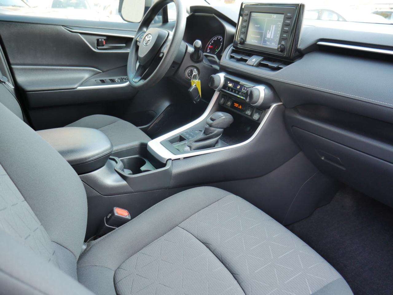 2021 Toyota RAV4 LE AWD - Photo #12