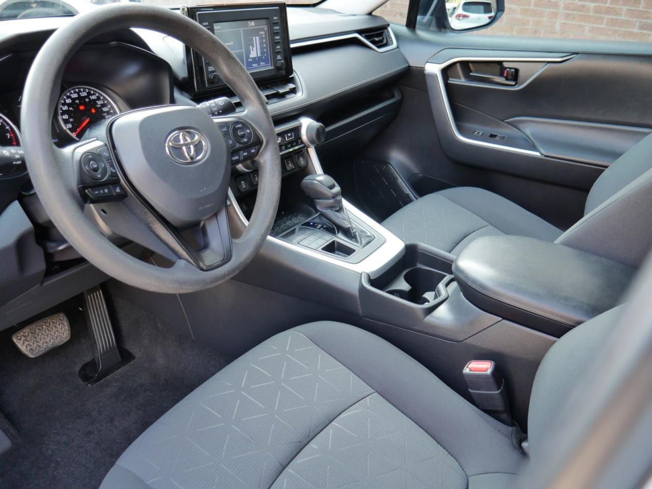 2021 Toyota RAV4 LE AWD - Photo #9