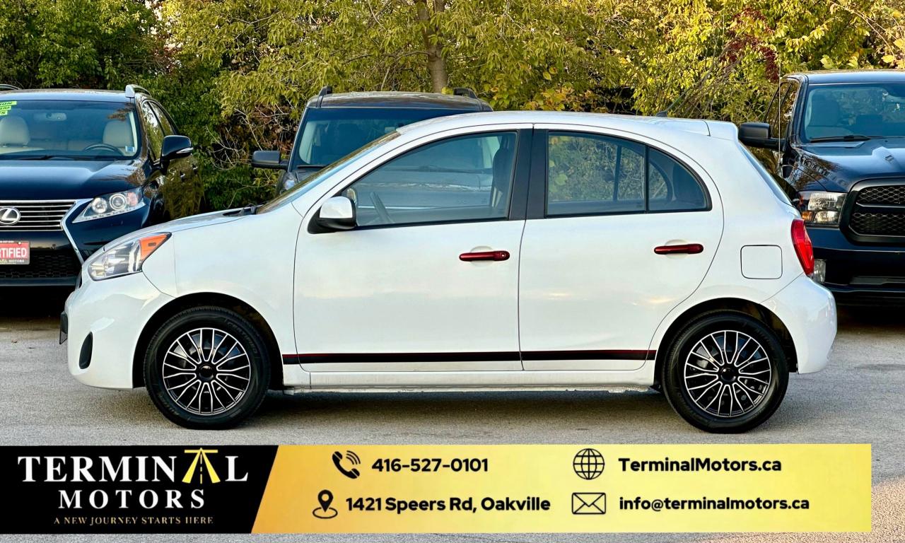 2015 Nissan Micra SV Photo2