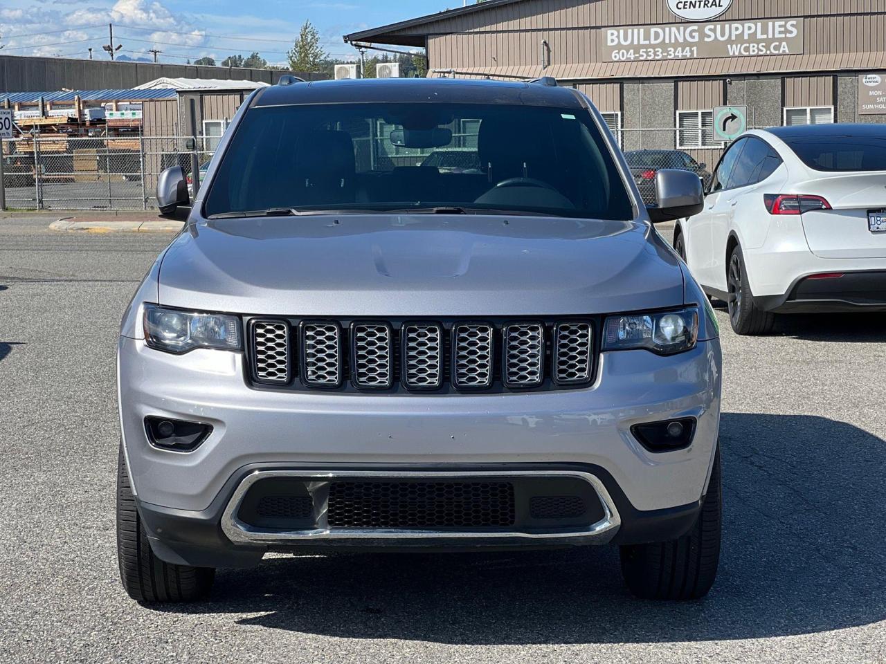 2020 Jeep Grand Cherokee ALTITUDE 4X4 - Photo #2