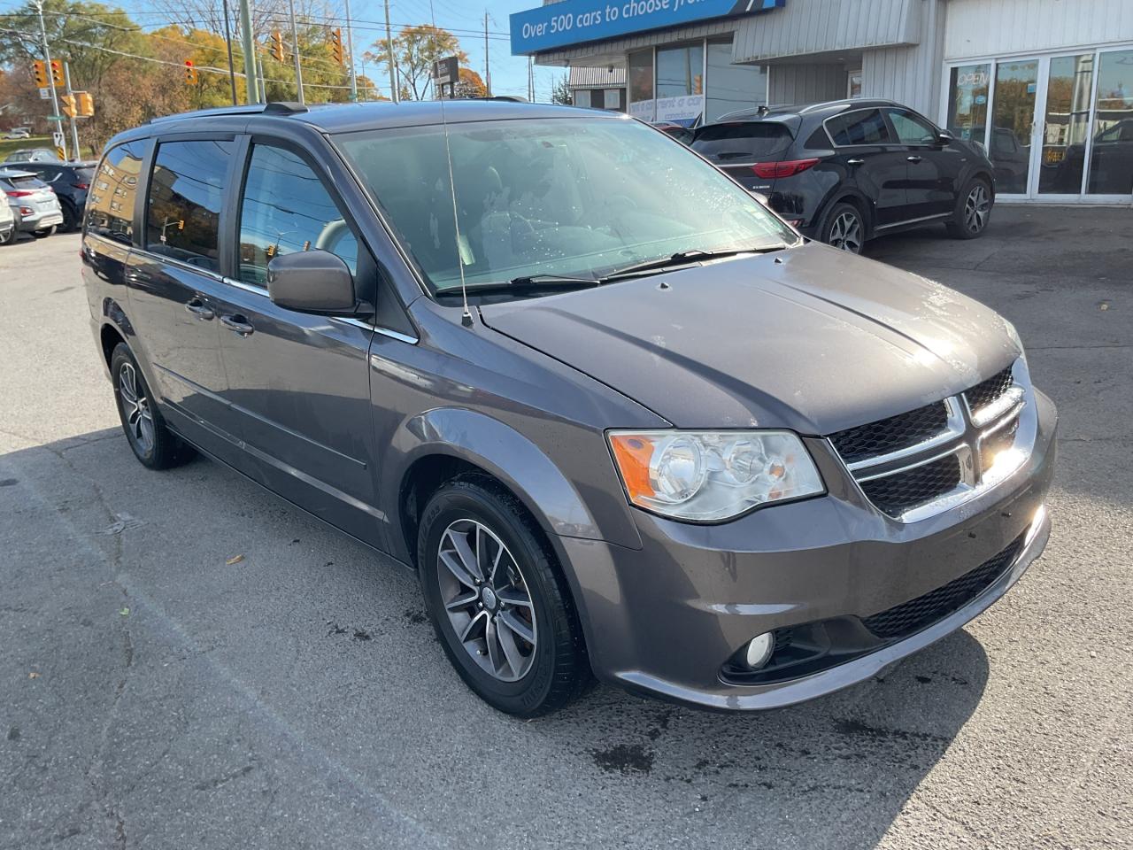 Used 2017 Dodge Grand Caravan CVP/SXT 3.6L SXT!! 7 PASS. BACKUP CAM. LEATHER. 17