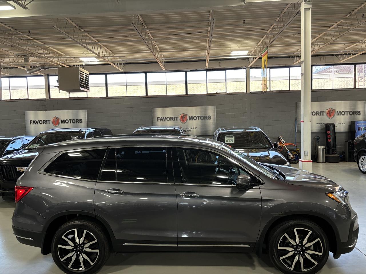 2022 Honda Pilot Touring|7PASSENGER|AWD|NAV|REARSCREEN|LEATHER|+++ - Photo #3