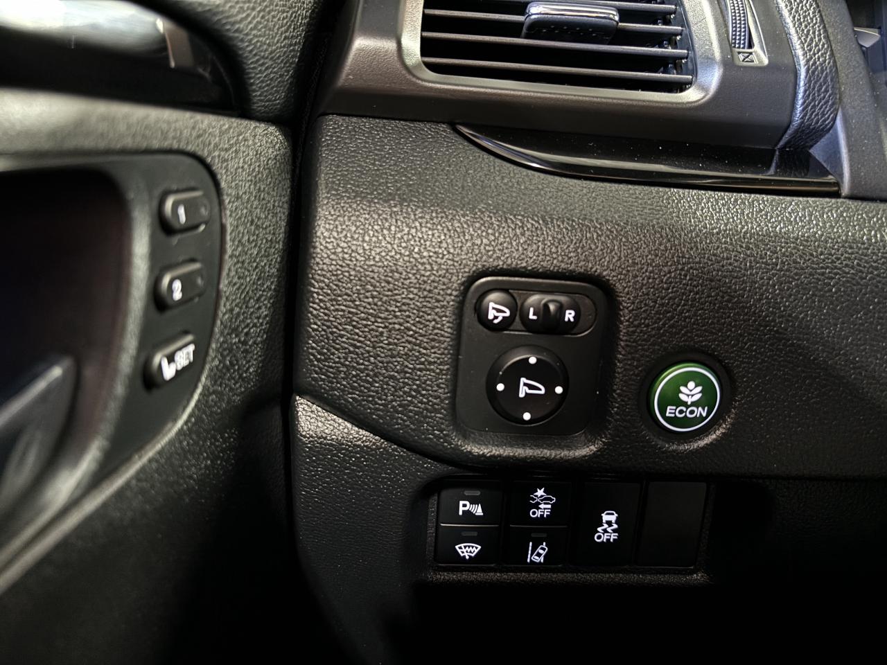 2022 Honda Pilot Touring|7PASSENGER|AWD|NAV|REARSCREEN|LEATHER|+++ - Photo #18