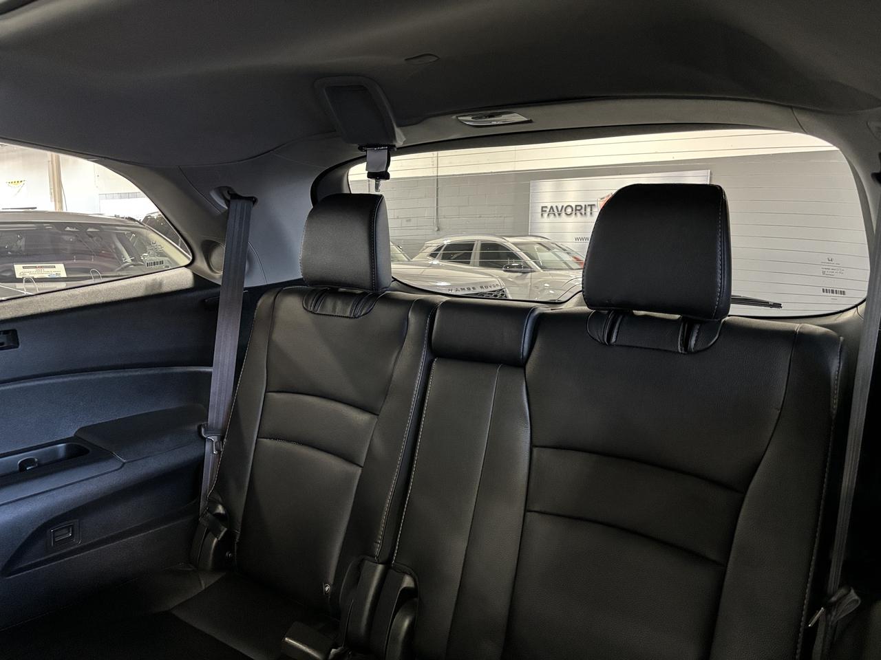 2022 Honda Pilot Touring|7PASSENGER|AWD|NAV|REARSCREEN|LEATHER|+++ Photo