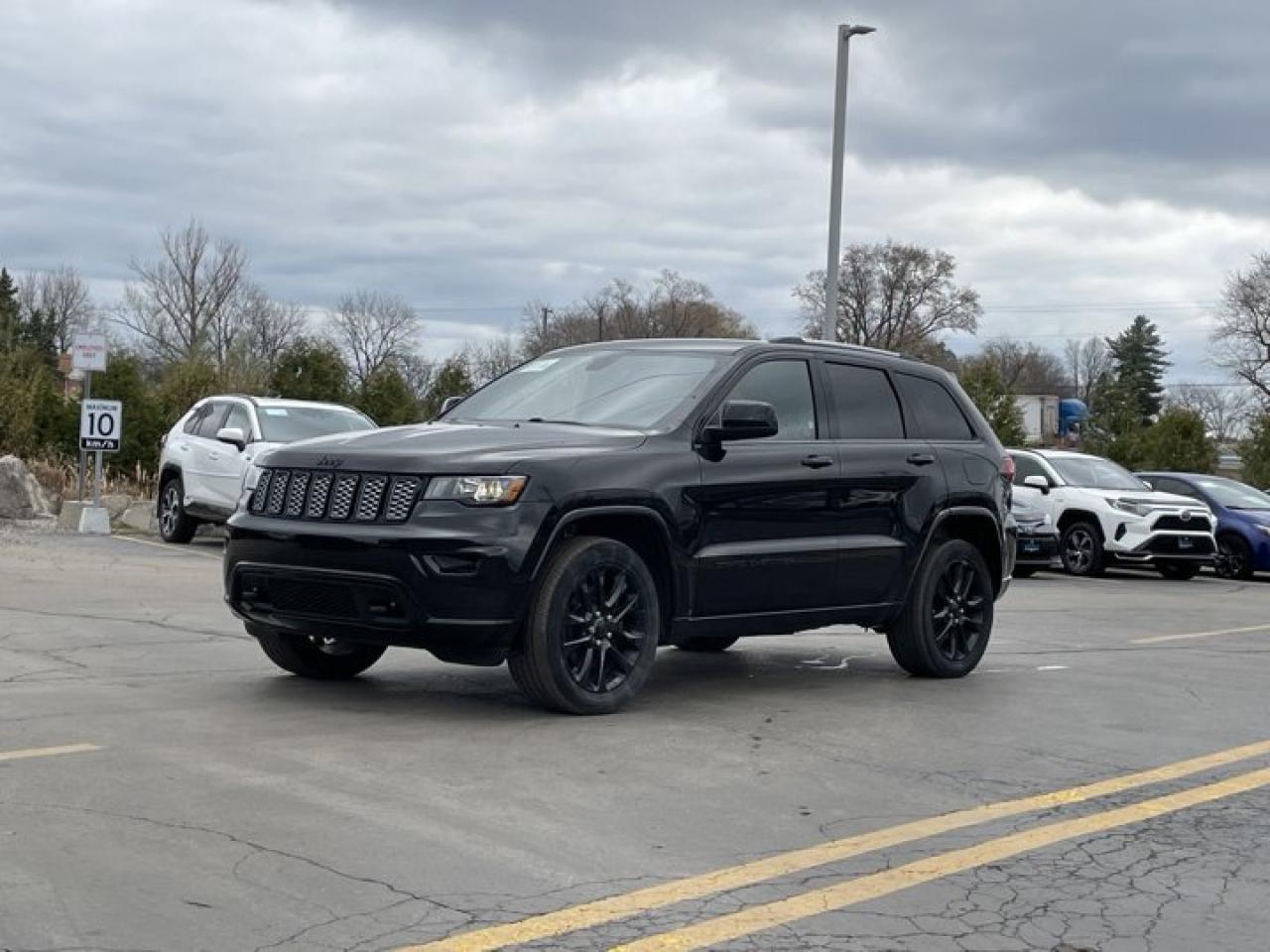 Used 2021 Jeep Grand Cherokee Altitude 4X4, Leather/Suede, Alpine Audio, Heated Steering + Seats, Power Liftgate, Remote Start for sale in Guelph, ON