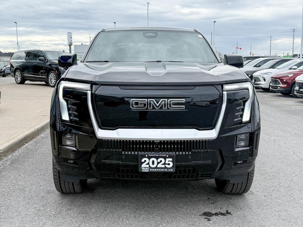 2025 GMC Sierra EV Denali FULLY ELECTRIC WITH REMOTE START/ENTRY, SUNROOF, HEATED SEATS, HEATED STEERING WHEEL, VENTILATED SEATS, MULTI-FLEX MID-GATE, BOSE SOUND SYSTEM Photo