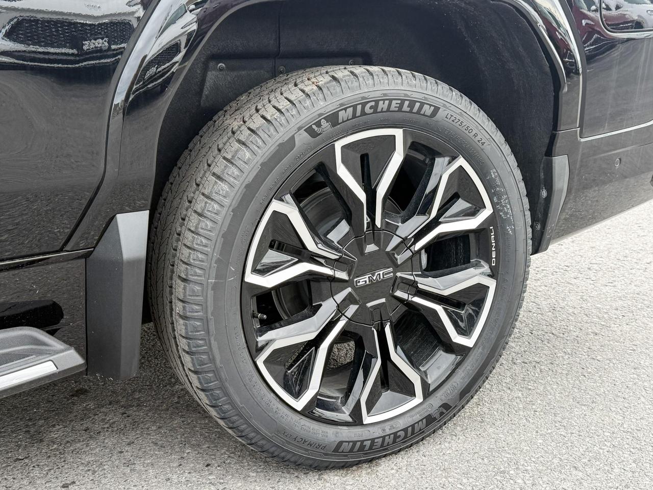 2025 GMC Sierra EV Denali FULLY ELECTRIC WITH REMOTE START/ENTRY, SUNROOF, HEATED SEATS, HEATED STEERING WHEEL, VENTILATED SEATS, MULTI-FLEX MID-GATE, BOSE SOUND SYSTEM Photo