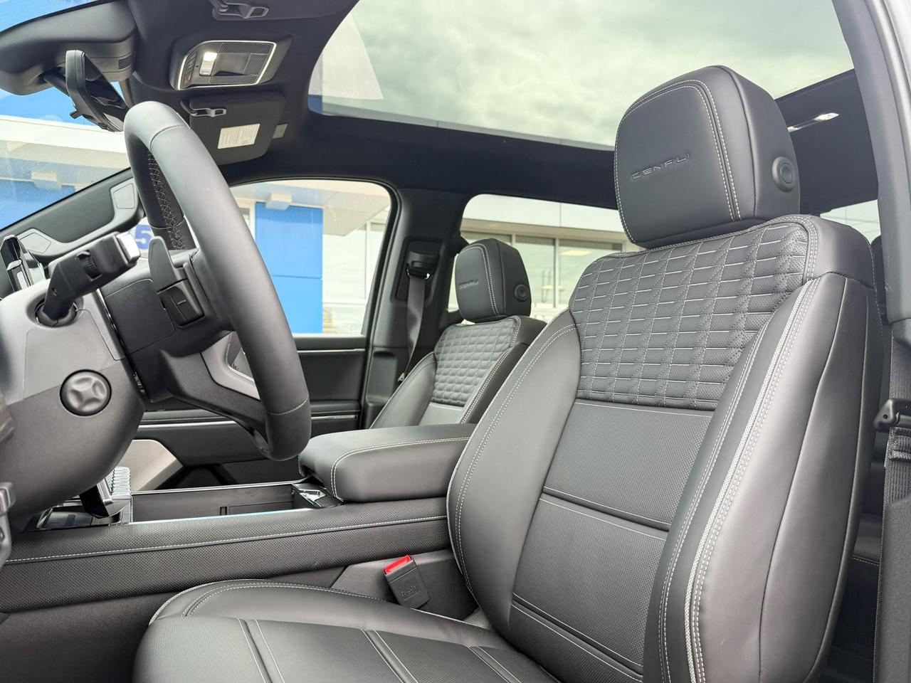 2025 GMC Sierra EV Denali FULLY ELECTRIC WITH REMOTE START/ENTRY, SUNROOF, HEATED SEATS, HEATED STEERING WHEEL, VENTILATED SEATS, MULTI-FLEX MID-GATE, BOSE SOUND SYSTEM Photo