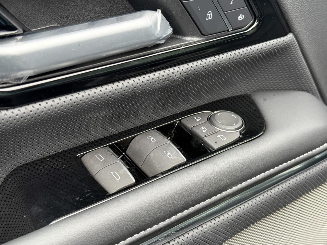 2025 GMC Sierra EV Denali FULLY ELECTRIC WITH REMOTE START/ENTRY, SUNROOF, HEATED SEATS, HEATED STEERING WHEEL, VENTILATED SEATS, MULTI-FLEX MID-GATE, BOSE SOUND SYSTEM Photo