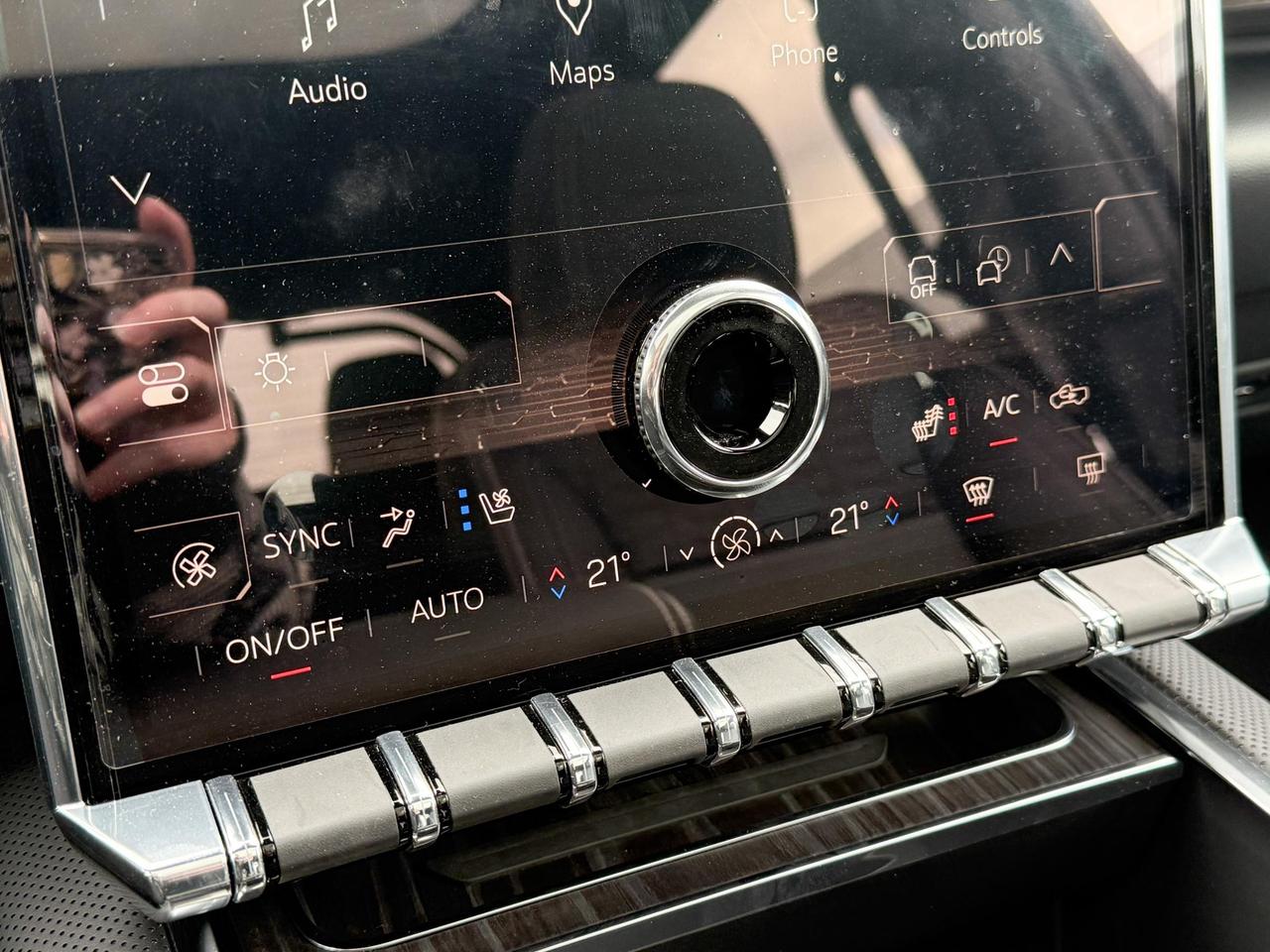 2025 GMC Sierra EV Denali FULLY ELECTRIC WITH REMOTE START/ENTRY, SUNROOF, HEATED SEATS, HEATED STEERING WHEEL, VENTILATED SEATS, MULTI-FLEX MID-GATE, BOSE SOUND SYSTEM Photo