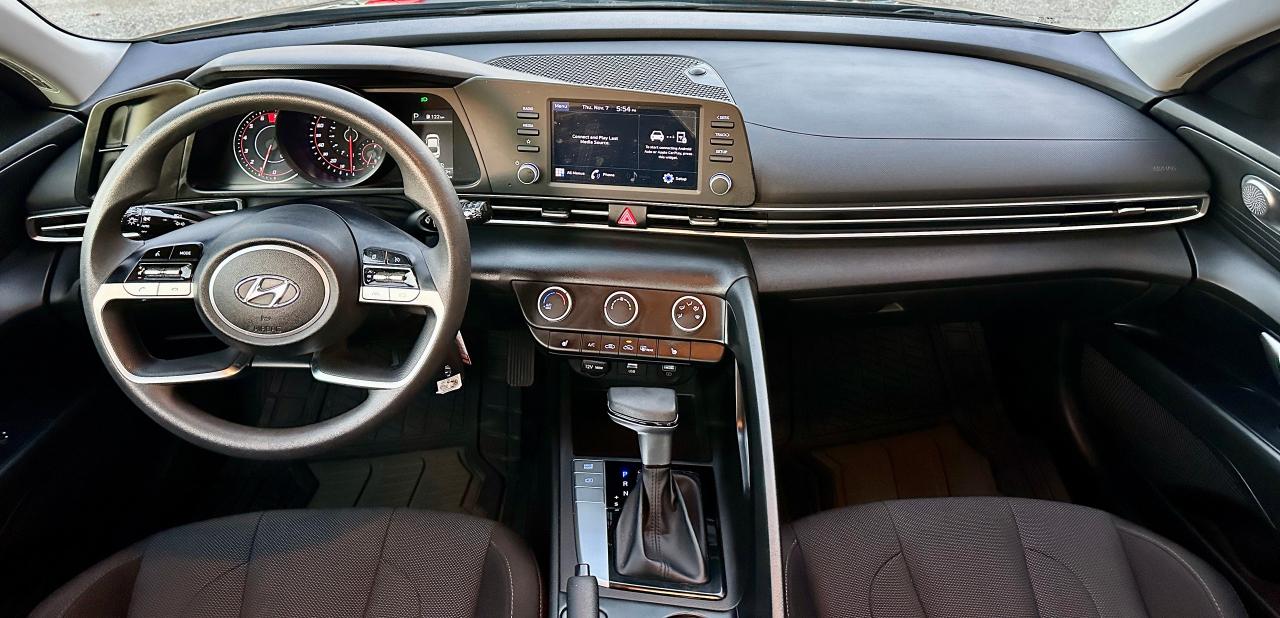 2022 Hyundai Elantra Essential Photo