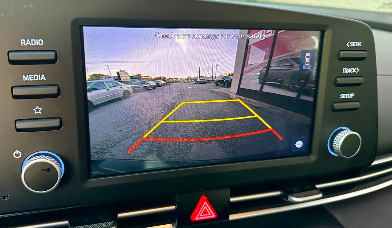 2022 Hyundai Elantra Essential Photo