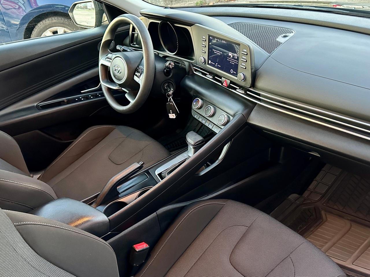 2022 Hyundai Elantra Essential Photo