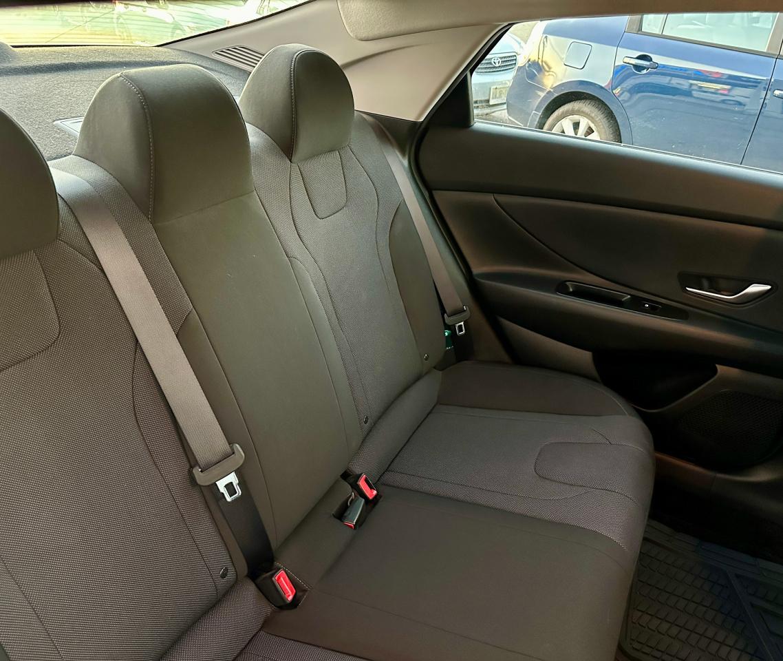 2022 Hyundai Elantra Essential Photo