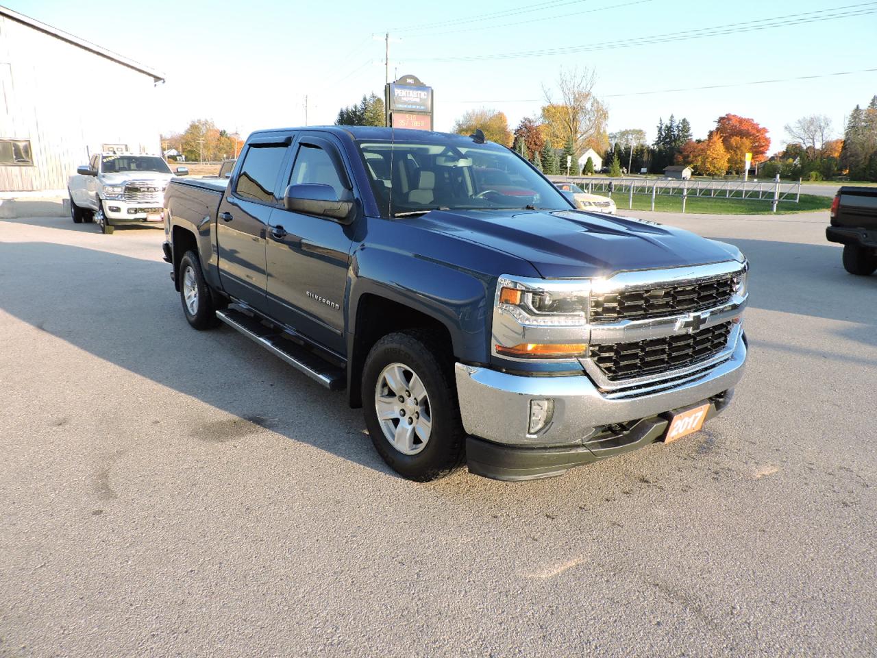 Used 2017 Chevrolet Silverado 1500 LT 5.3L 4X4 6-Seater New Brakes Only 99000 KMS for sale in Gorrie, ON