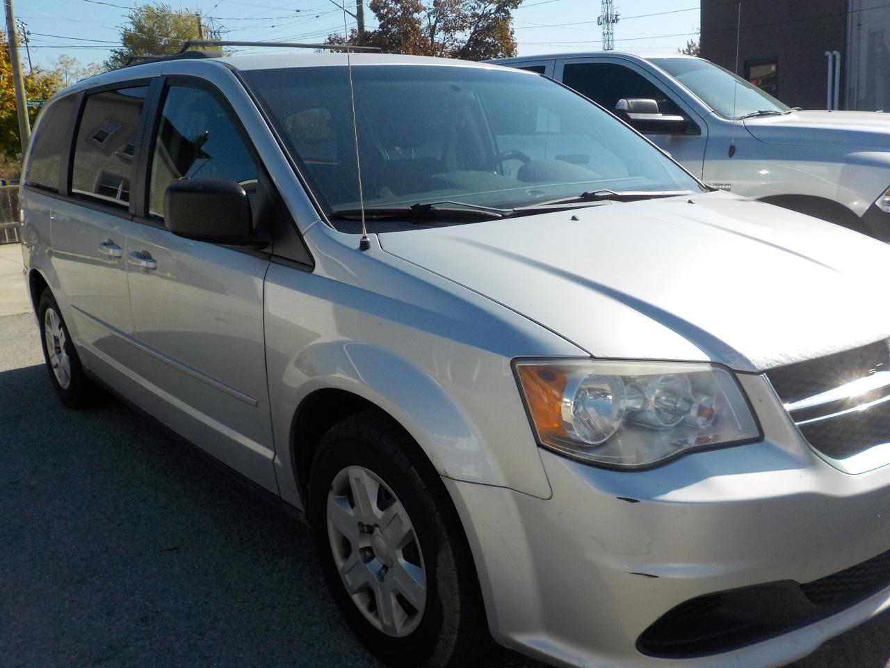 2012 Dodge Grand Caravan SXT Photo2