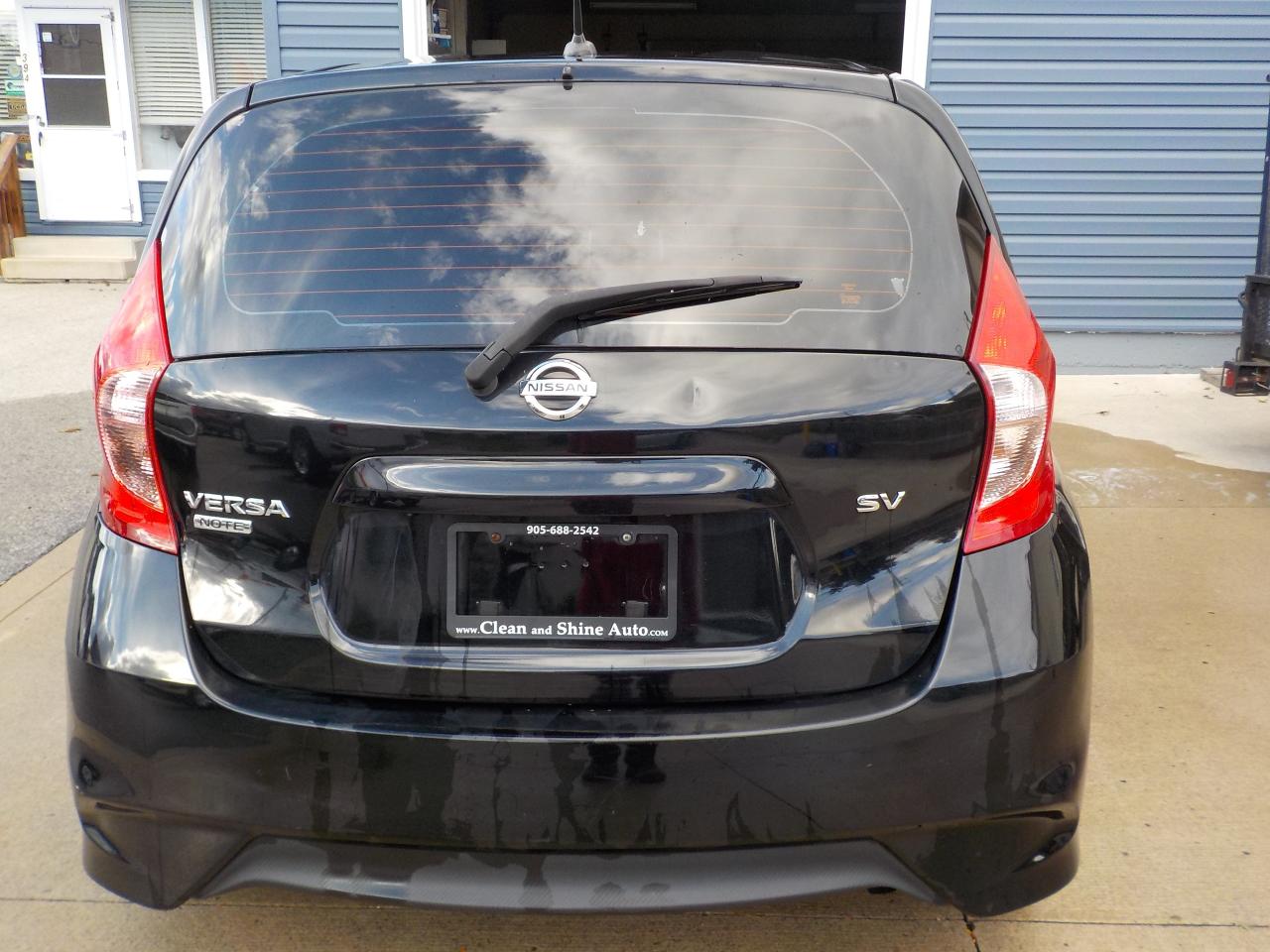 2017 Nissan Versa Note SV Photo3