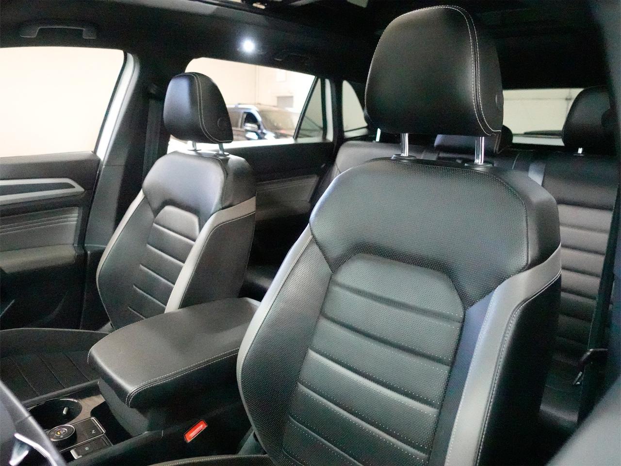 2020 Volkswagen Atlas EXECLINE AWD | Nav | Pano roof | Digital Dash