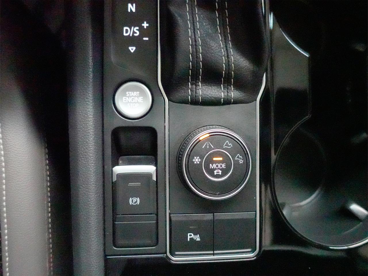 2020 Volkswagen Atlas EXECLINE | AWD | Nav | Pano roof | Digital Dash Photo