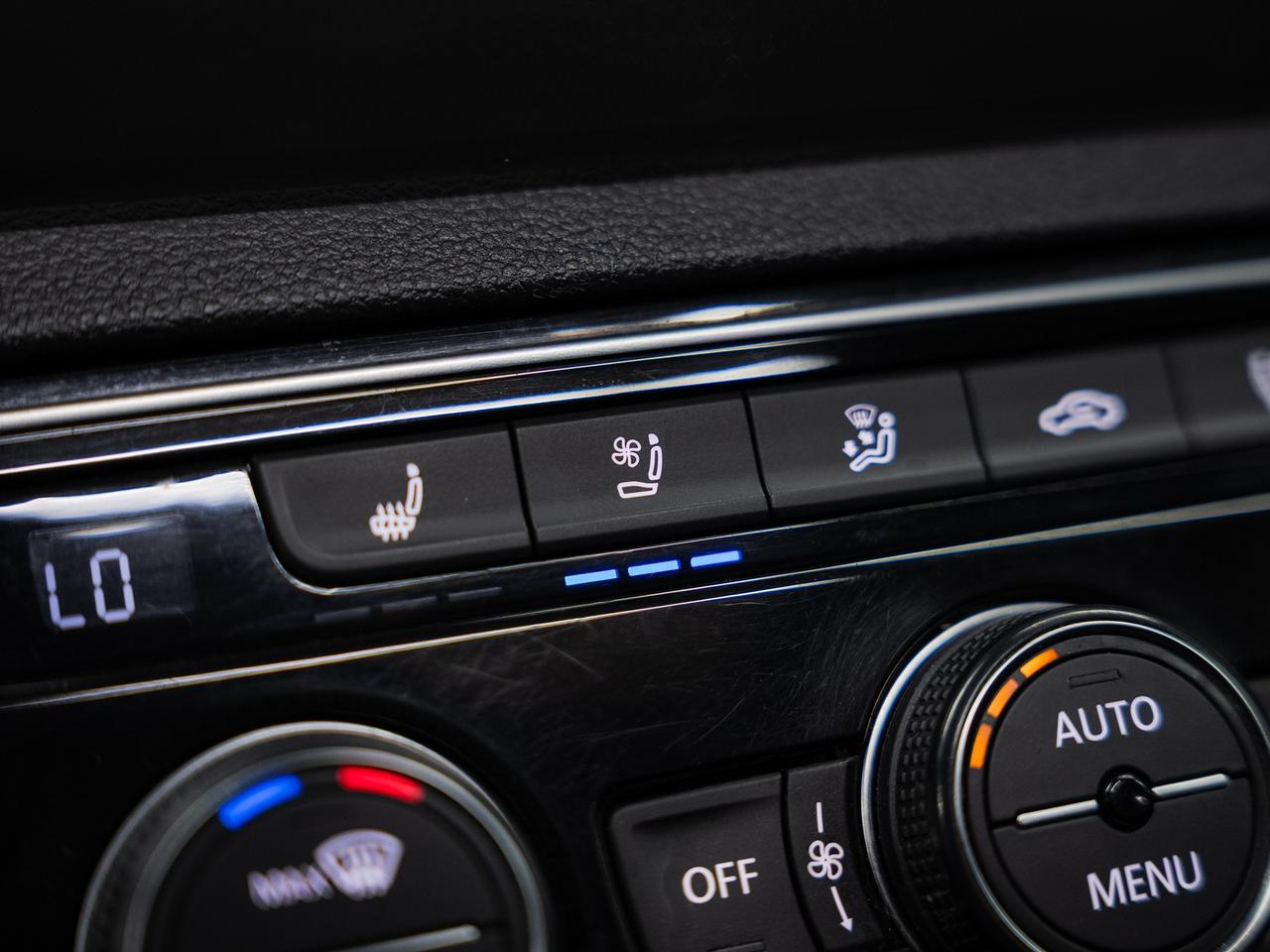 2020 Volkswagen Atlas EXECLINE AWD | Nav | Pano roof | Digital Dash