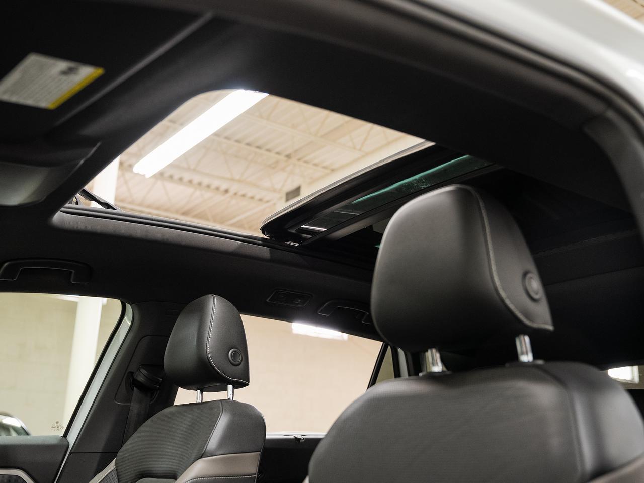 2020 Volkswagen Atlas EXECLINE AWD | Nav | Pano roof | Digital Dash