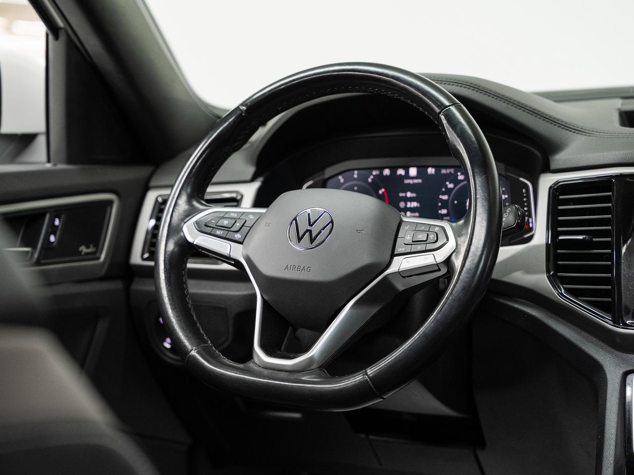 2020 Volkswagen Atlas EXECLINE AWD | Nav | Pano roof | Digital Dash