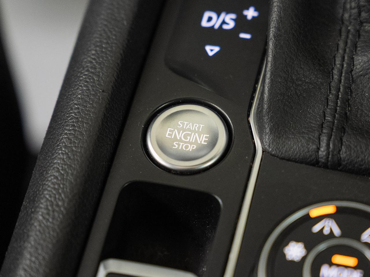2020 Volkswagen Atlas EXECLINE AWD | Nav | Pano roof | Digital Dash