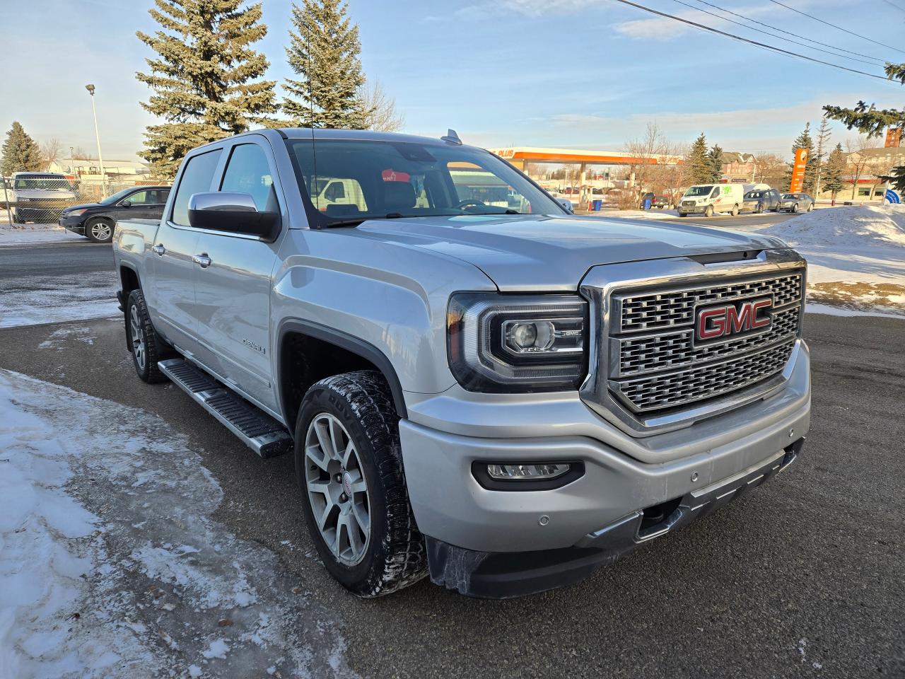 Used 2018 GMC Sierra 1500 DENALI 4WD CREW CAB  | ALL CREDIT ACCEPTED!! for sale in Airdrie, AB