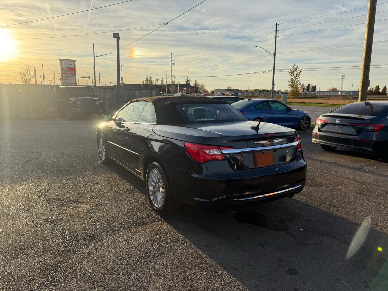 2012 Chrysler 200 Touring, CONVERTIBLE, ONLY 68KMS, CERTIFIED - Photo #3