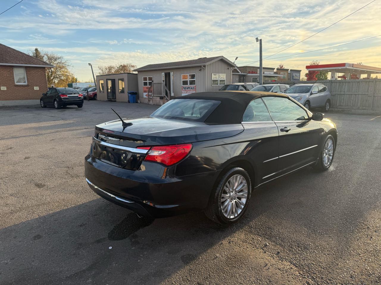 2012 Chrysler 200 Touring, CONVERTIBLE, ONLY 68KMS, CERTIFIED - Photo #5