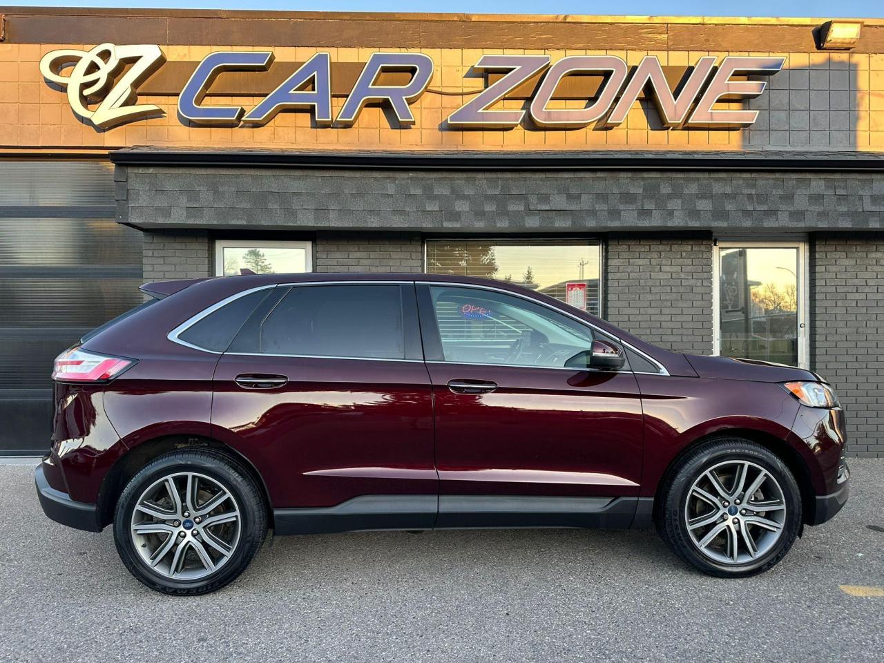 2020 Ford Edge Titanium AWD - Photo #4