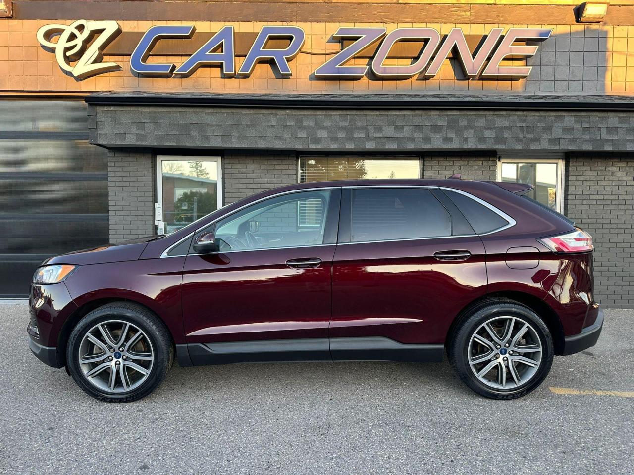 2020 Ford Edge Titanium AWD - Photo #5