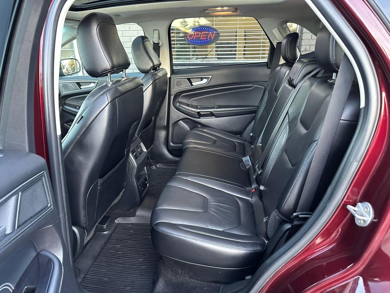 2020 Ford Edge Titanium AWD - Photo #10