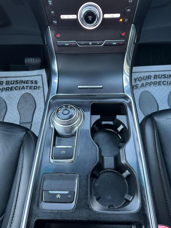 2020 Ford Edge Titanium AWD - Photo #15