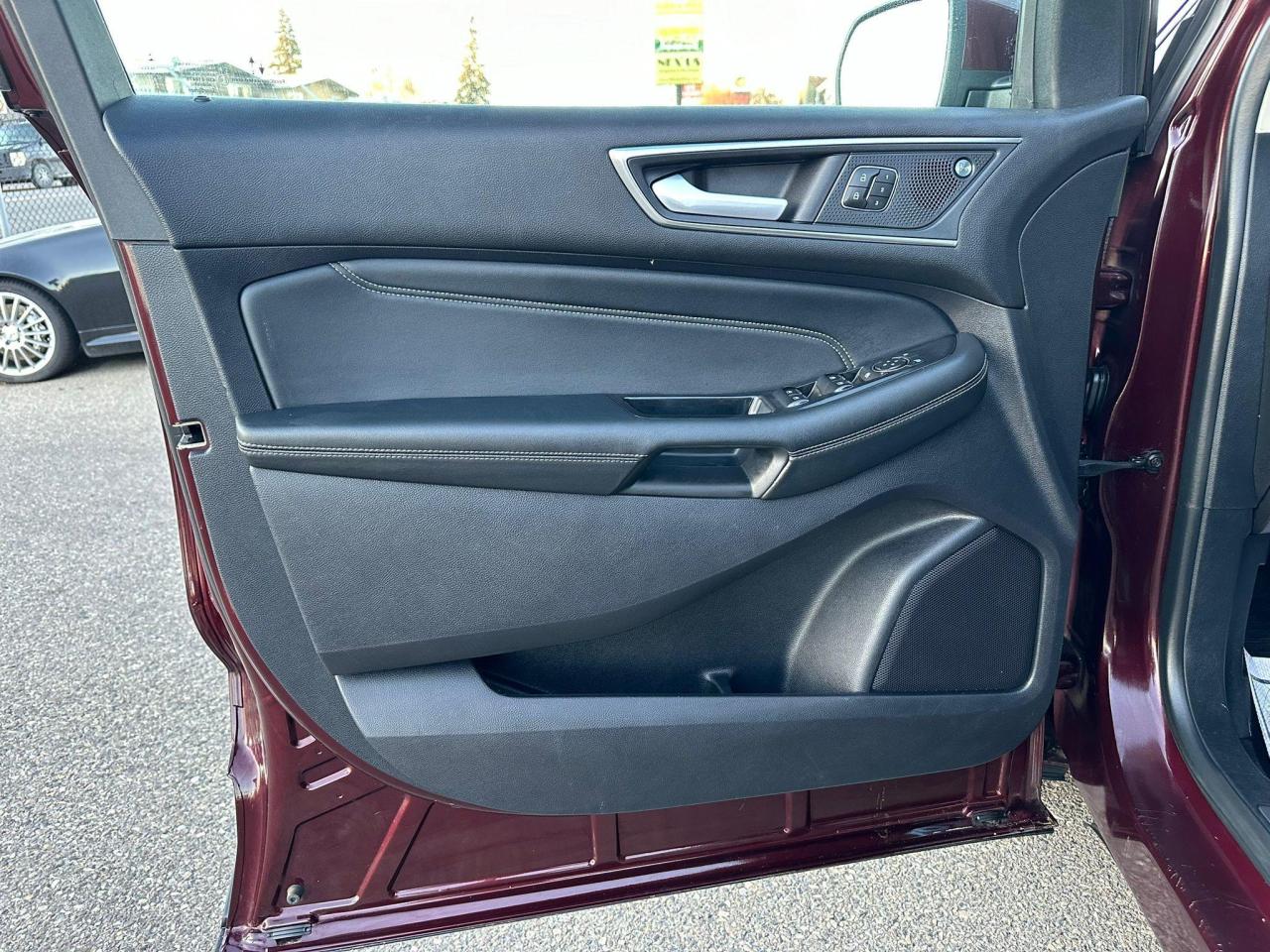 2020 Ford Edge Titanium AWD - Photo #18