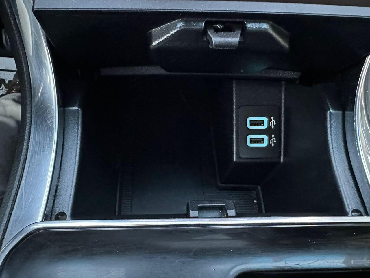 2020 Ford Edge Titanium AWD - Photo #21