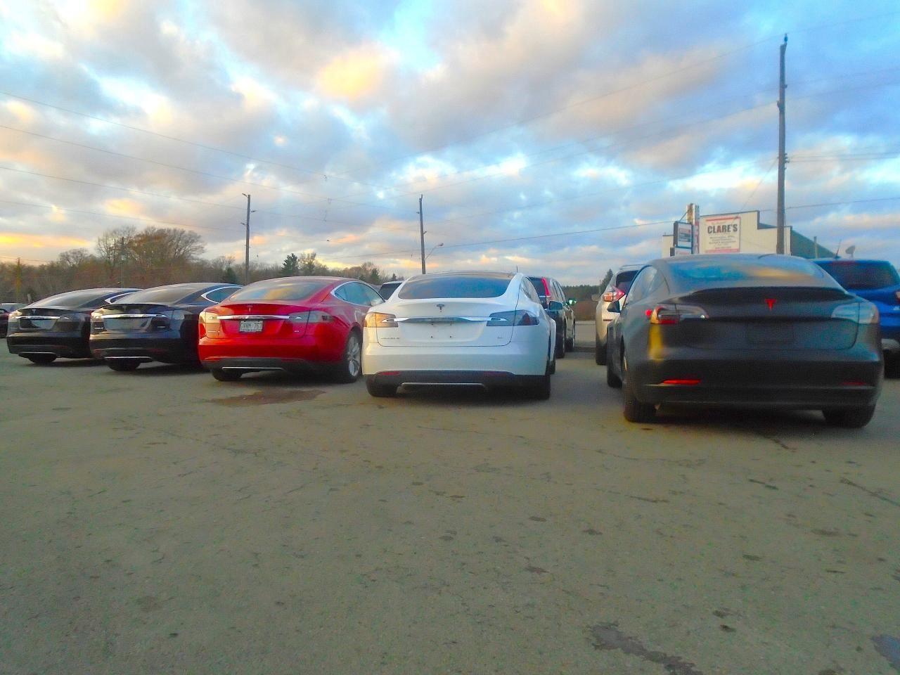 2014 Tesla Model S 4dr Sdn Performance P85+ Full Charge 391 km Photo