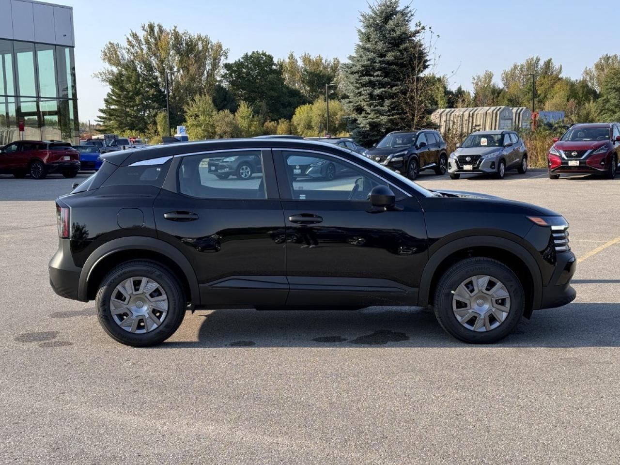 2025 Nissan Kicks S AWD Photo3