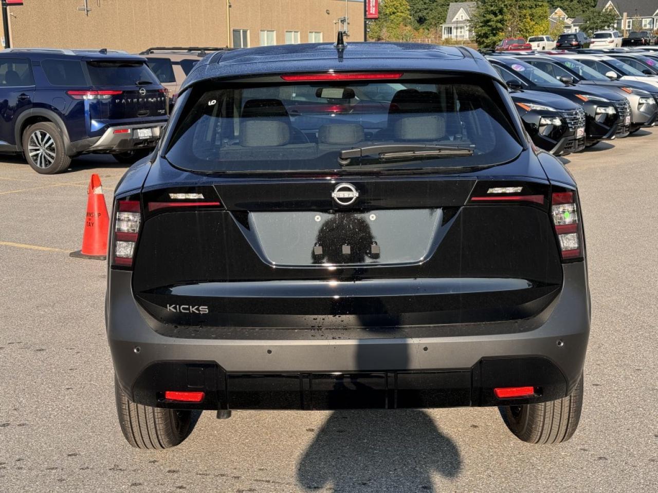 2025 Nissan Kicks S AWD Photo2