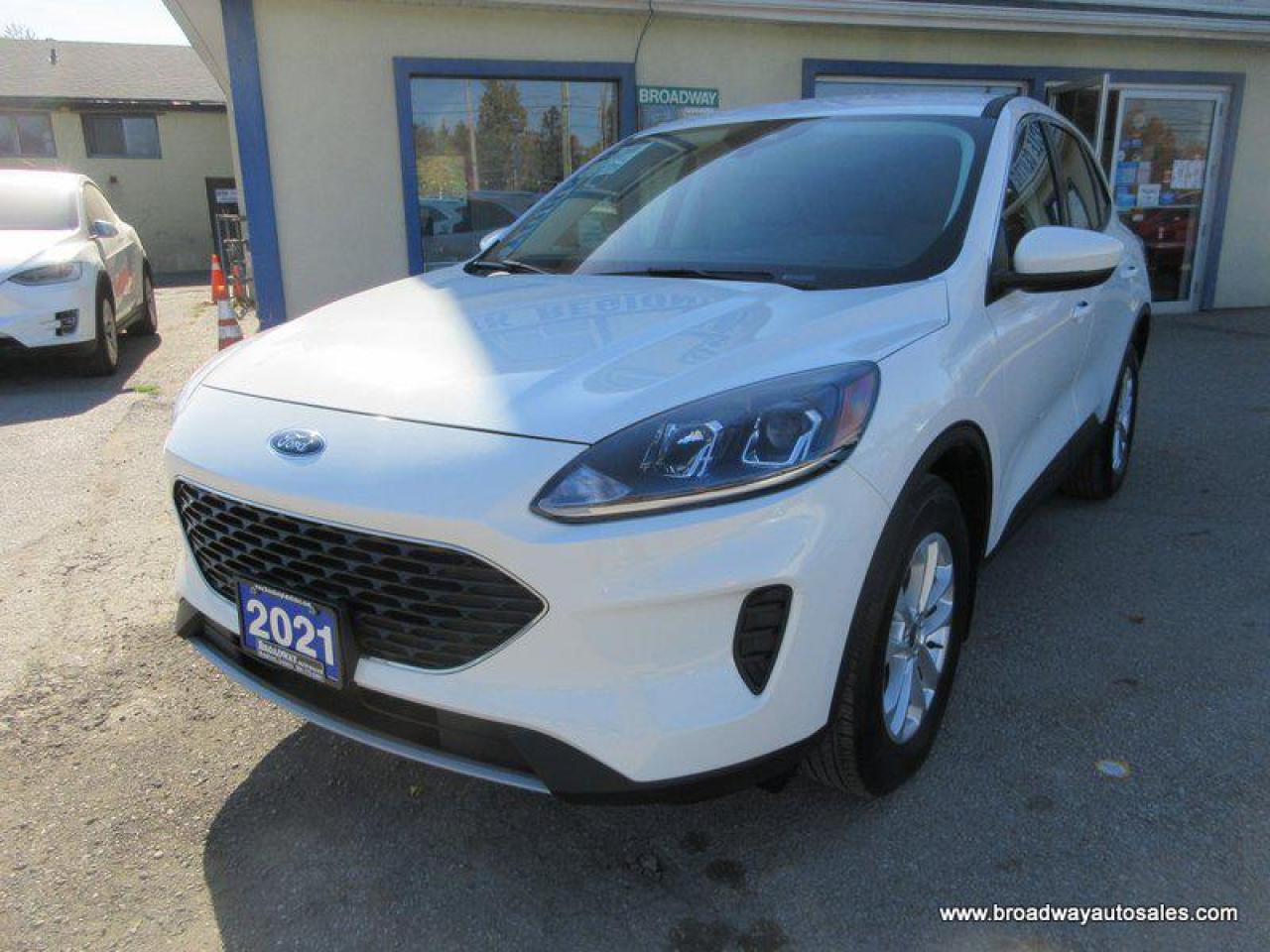 Used 2021 Ford Escape ALL-WHEEL DRIVE SE-MODEL 5 PASSENGER 1.5L - 3 CYL.. NAVIGATION.. HEATED SEATS.. BACK-UP CAMERA.. BLUETOOTH SYSTEM.. KEYLESS ENTRY.. for sale in Bradford, ON