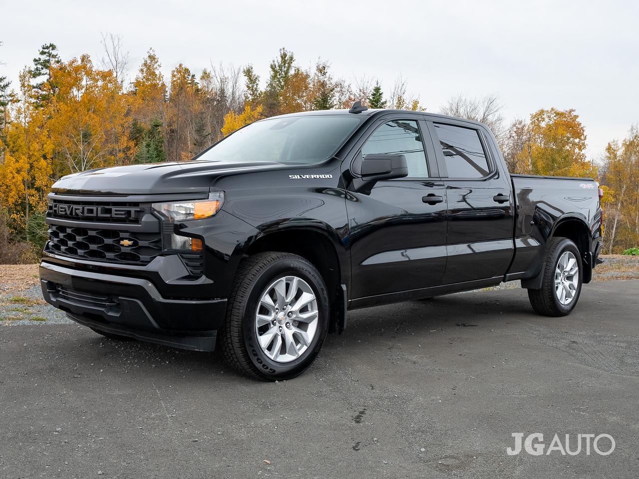 2022 Chevrolet Silverado 1500 4WD Crew Cab 157" Custom