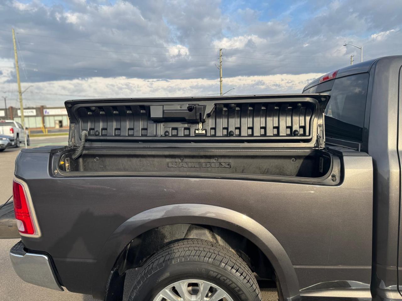 2014 RAM 1500 LOW KM LARAMIE LONGHORN CREW CAB, RAM BOX - Photo #12