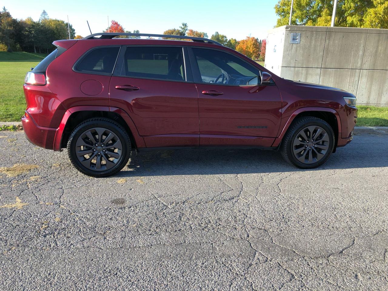 2021 Jeep Cherokee High Altitude - Photo #2